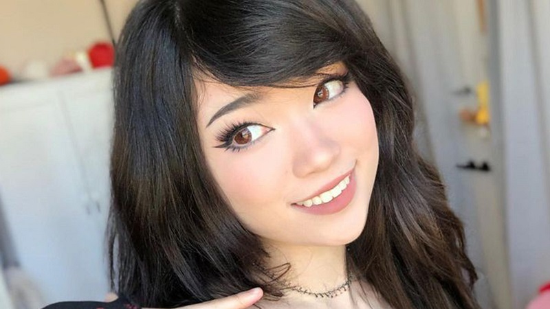 Emiru Handbra: All Information About Emily Schunk